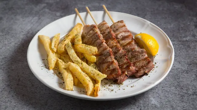 Μερίδα καλαμάκι χοιρινό